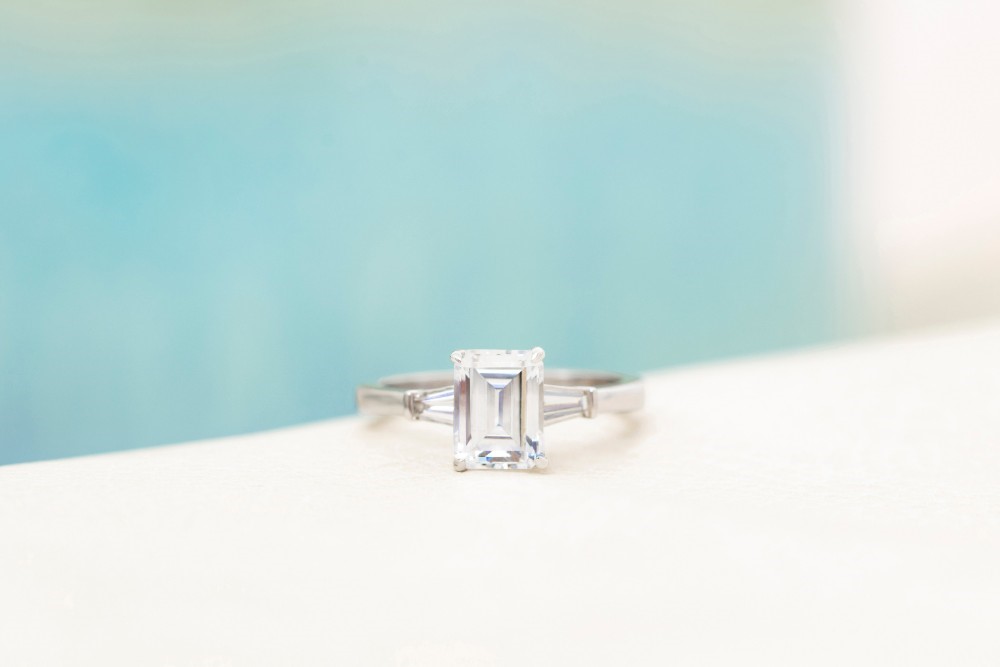 Simple Engagement Rings: The Bridal Trend for the Understated Bride-to-Be